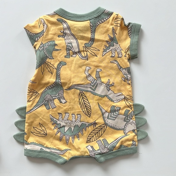 NWT Bundle (2) Carter’s Baby Dinosaur Romper/Bandana Bibs - Picture 3 of 13